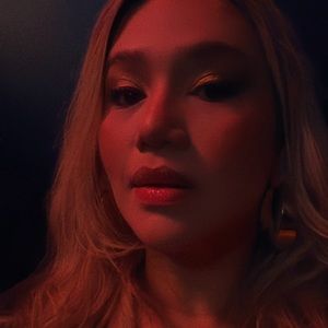 Meet your Posher, Larissa